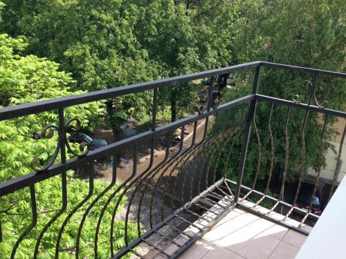 A balcony or terrace at Centre Apartment