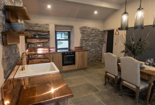 Køkken eller tekøkken på Elfin Cottage