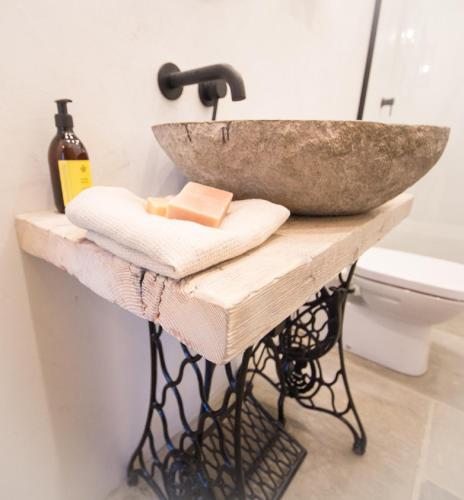 Elfin Cottage tesisinde bir banyo