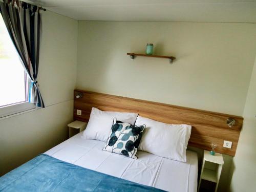 Postel nebo postele na pokoji v ubytování Kamp Dole - Navores