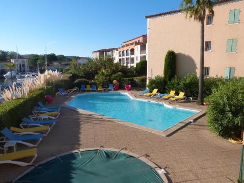 コゴランにあるPCOGPET - Golfe de St-Tropez - Appartement au bord de l'eau avec piscineのギャラリーの写真