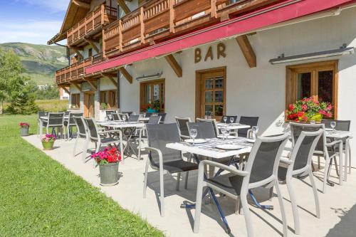 Nespecifikovaný výhled na hory nebo výhled na hory při pohledu z hotelu