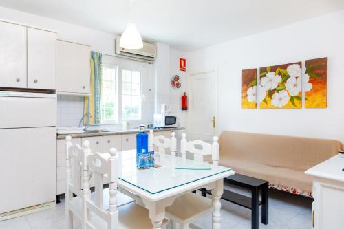 Gallery image of Apartamentos Turisticos Almoraide Suites in Nerja