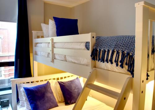 a bunk bed room with two bunk beds at The Ridge in New York