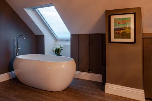 Koupelna v ubytování Ocean View,Kinsale, Hosted by Exquisite holiday homes, sleeps 22