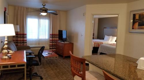 Hawthorn Suites – Photos 3