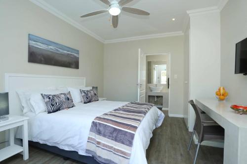 Ein Bett oder Betten in einem Zimmer der Unterkunft Eagle Cove