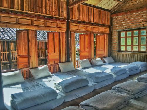 Χώρος καθιστικού στο homestay bongbang