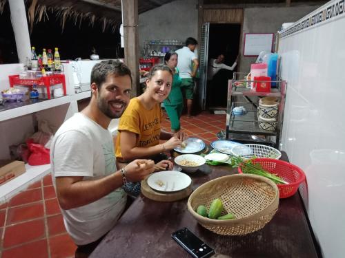 Επισκέπτες που μένουν στο mekong riverside homestay