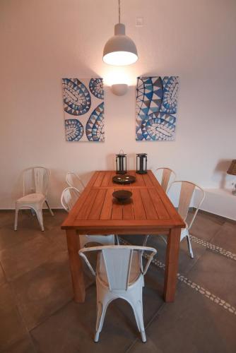 Gambar di galeri bagi Grey House di Exámbela