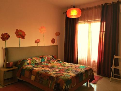 Katil atau katil-katil dalam bilik di Excelente T1 Oura Beach Bicos Apartment Lucia