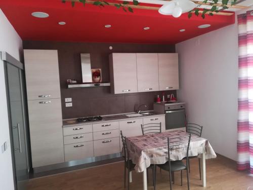 Cuisine ou kitchenette dans l'établissement Casa Giulia Vacanze