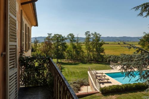 Πισίνα στο ή κοντά στο Borgo Ramezzana Country House