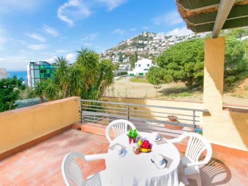 Apartment Velazquez-5 by Interhome