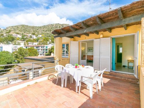 Apartment Velazquez-1 by Interhome