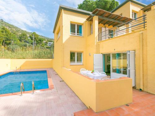 Apartment Velazquez-9 by Interhome