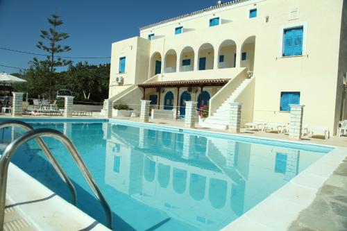 Πισίνα στο ή κοντά στο Lianos Hotel Apartments
