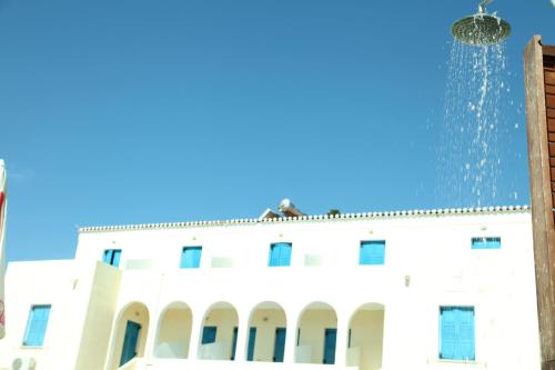 Το κτήριο όπου στεγάζεται  το ξενοδοχείο διαμερισμάτων
