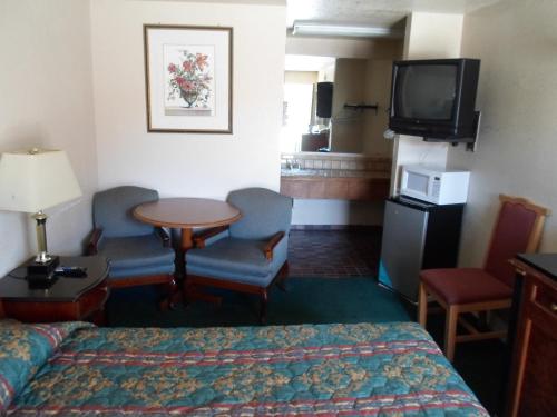 Χώρος καθιστικού στο Budget Inn Morgan Hill