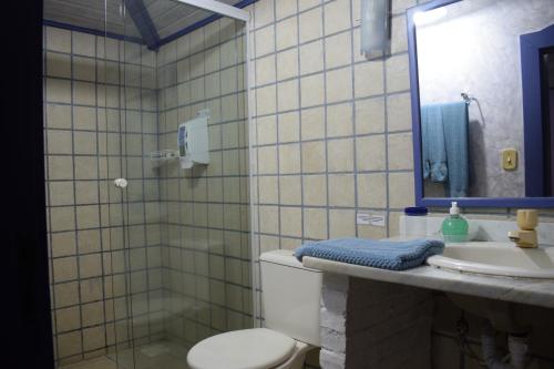 Bilik mandi di Casa da Ruth Pousada
