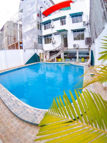 Kolam renang di atau dekat dengan Hotel Jhor Bush