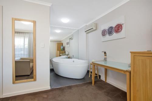 Gallery image of Mid City Motel Warrnambool in Warrnambool