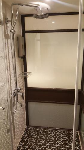 Un baño de City Suites - Main Station
