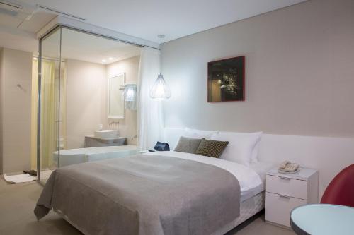 Gallery image of Hotel Mate Bundang in Seongnam