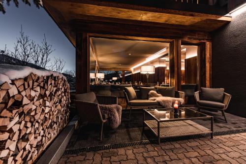 Un lugar para sentarse en ALMMONTE SENSUM SUITES Boutique Hotel
