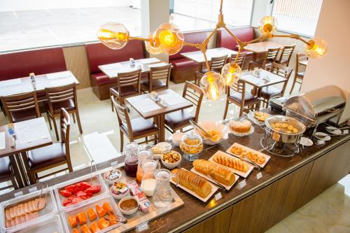 Pilihan sarapan tersedia untuk tetamu di Hotel Alji Salto