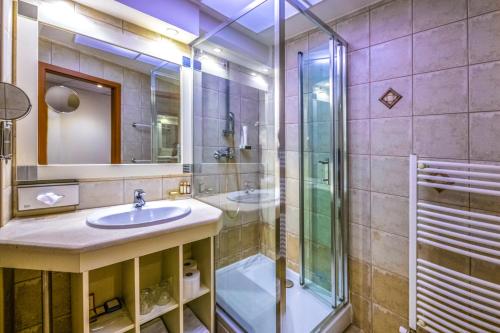 Residence Hotel Balaton tesisinde bir banyo