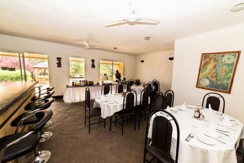 Un restaurante u otro lugar para comer en Safari Beach Lodge