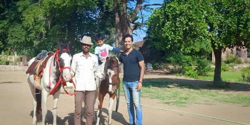 Clientes alojados en Barabagh Deogarh - A Heritage Farm Stay