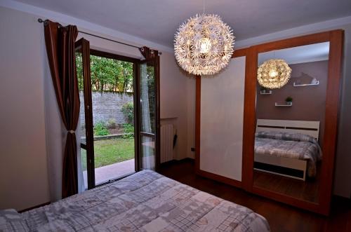 Ένα ή περισσότερα κρεβάτια σε δωμάτιο στο Erno Apartment