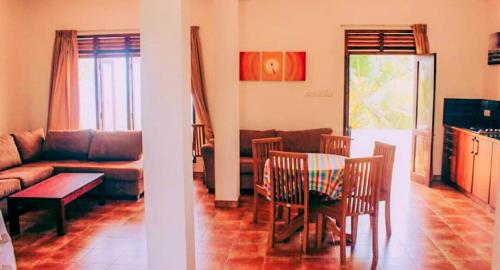 Gallery image of Jasmine Garden Beach Guest House in Hikkaduwa