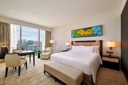 Katil atau katil-katil dalam bilik di Pavilion Hotel Kuala Lumpur Managed by Banyan Tree