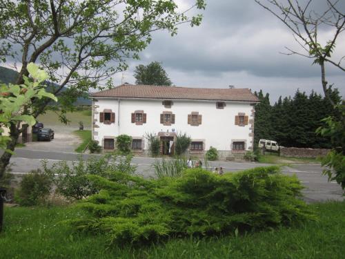 Κήπος έξω από το Hostal Venta San Blas