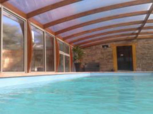 Πισίνα στο ή κοντά στο Logis Hotel Le Lac
