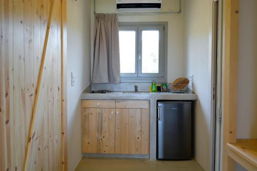 Gallery image of Rooster Guesthouse Rooms in Kypri