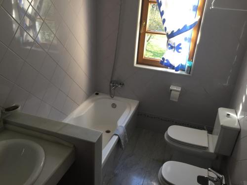 Kamar mandi di Casa Rural La Faya