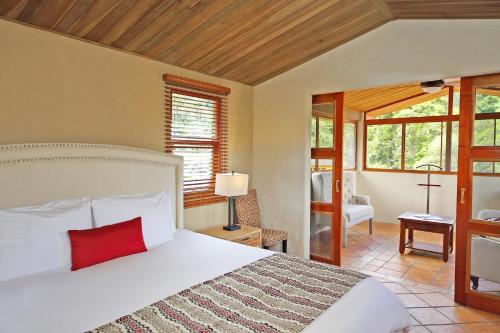 Postel nebo postele na pokoji v ubytování Los Establos Boutique Resort - All Inclusive