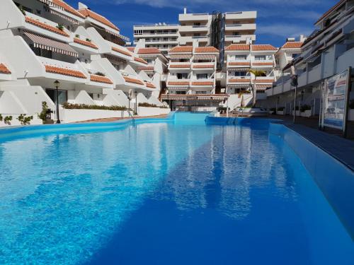 Casa Las Flores with heated pool, only 490 meters to the beach, balcony, wifi