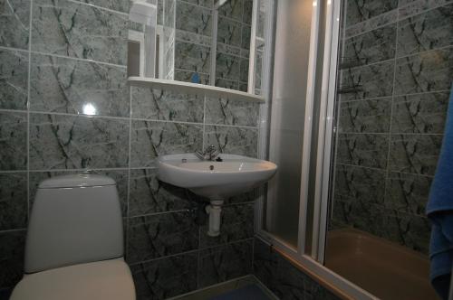 Vonios kambarys apgyvendinimo įstaigoje Ąžuolynas