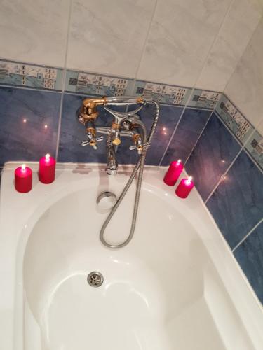 Bilik mandi di Guest House Karov - 2 Stars
