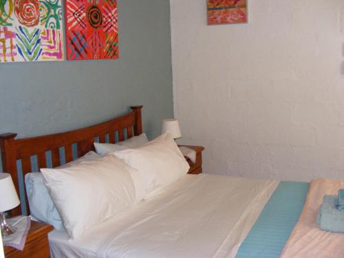 Postel nebo postele na pokoji v ubytování Trevalia Accommodation