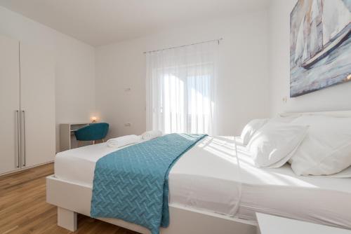 Villa Amfora - First row by the sea