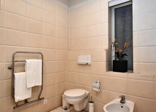 חדר רחצה ב-City Living Suite Tk 3 Rm 4