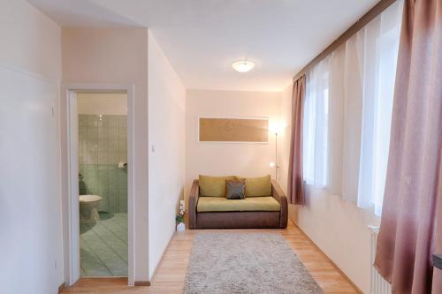 Koupelna v ubytování Triple M Hotel