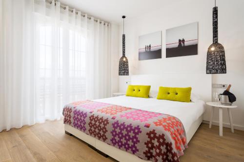 Postel nebo postele na pokoji v ubytování Ama Islantilla Resort