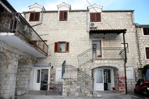 Zgrada u kojoj se nalazi apartman